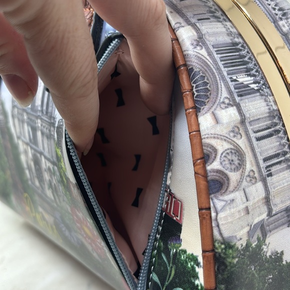 Beautiful Medium Paris handbag - Picture 4 of 13